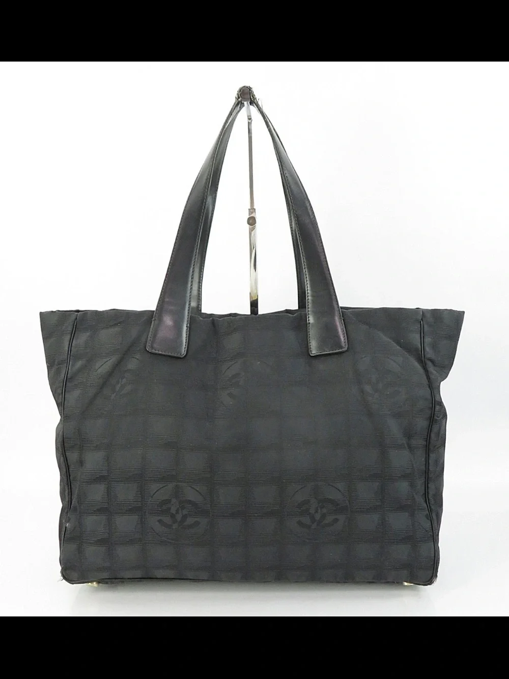 CHANEL Black Quilted Logo Tote - Picture 2 of 16